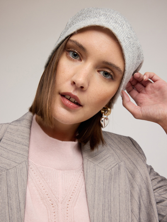 Cappello in maglia con micro strass