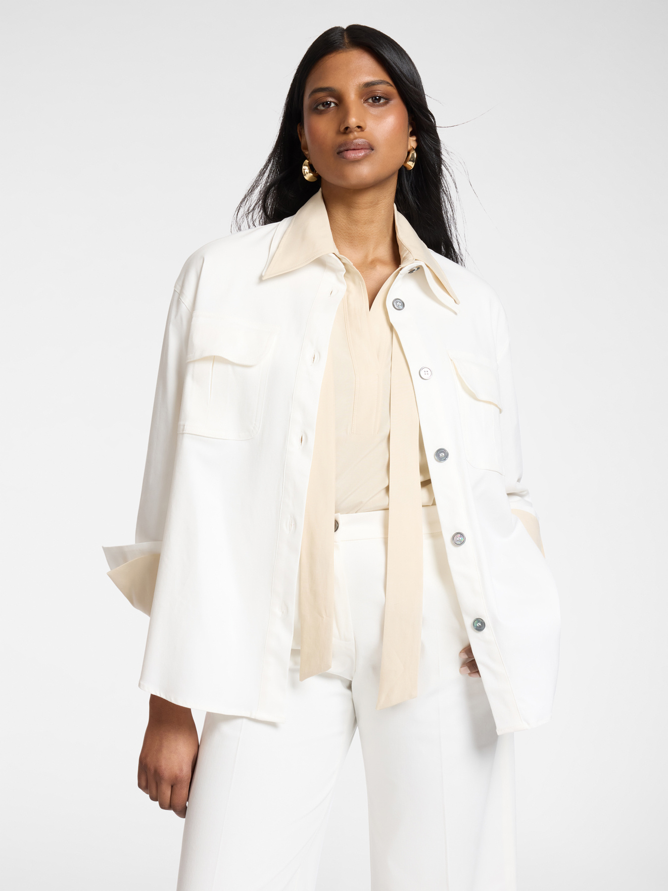 Gabardine shirt with pockets image number 0