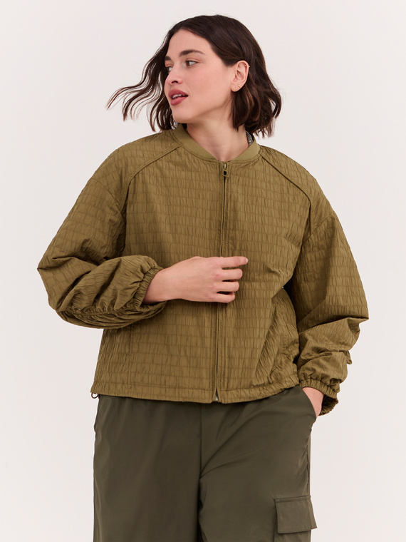 Bomber corta con mangas raglan