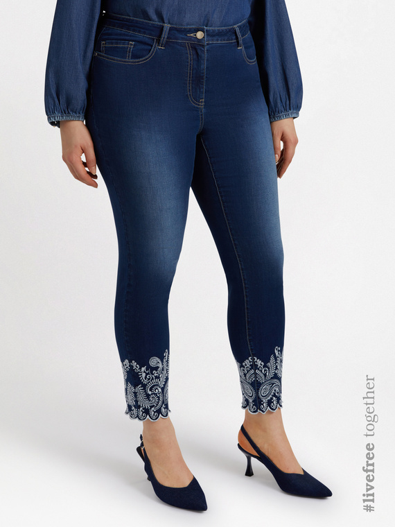 Skinny-Jeans mit Stickerei unten