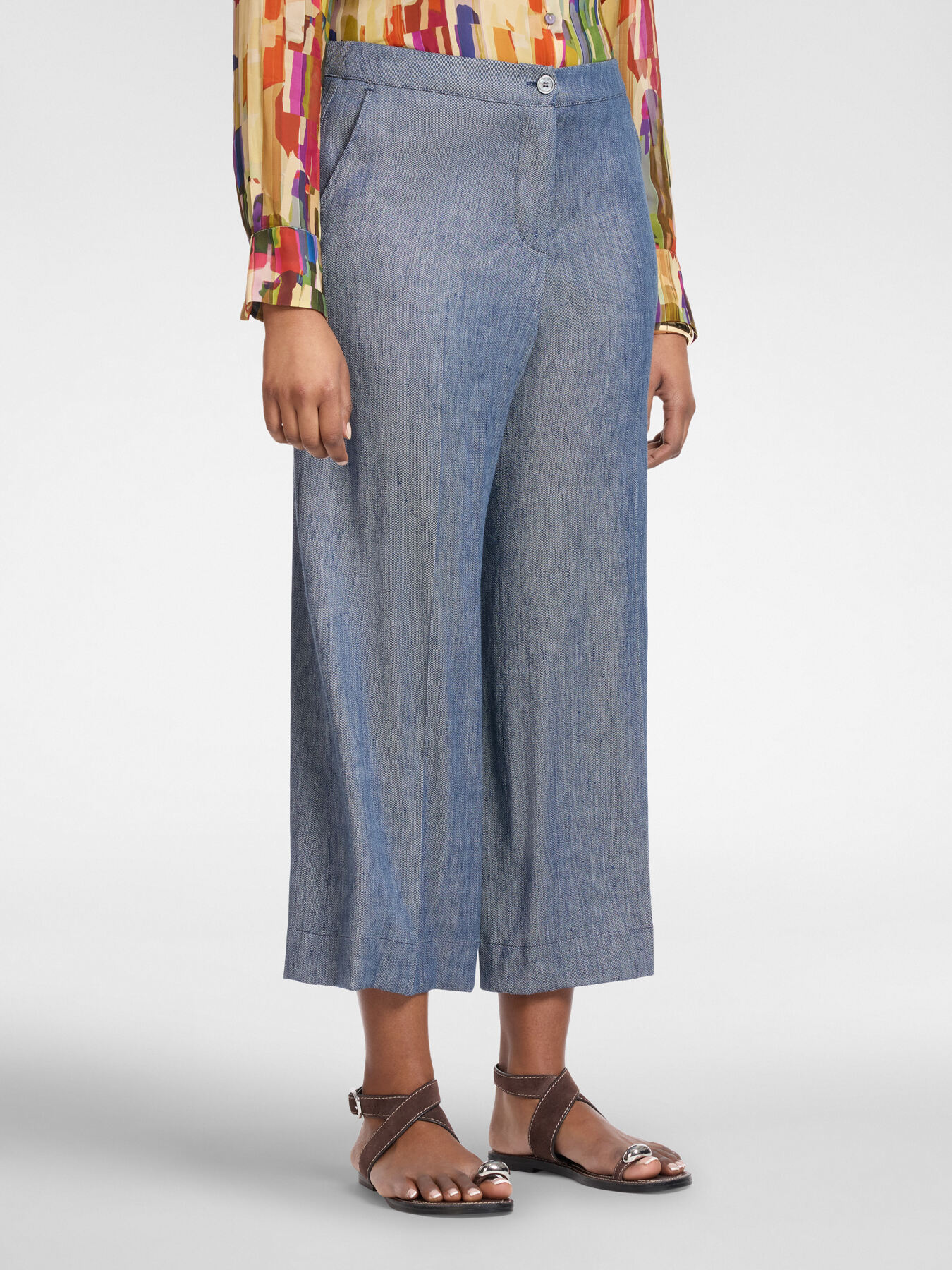 Pantaloni cropped in lino effetto denim image number 2