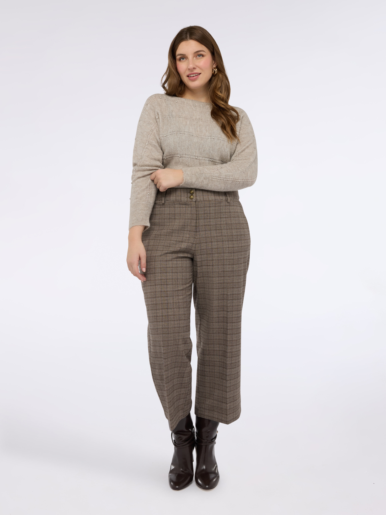 Maglia traforata con applicazioni luminose image number 2