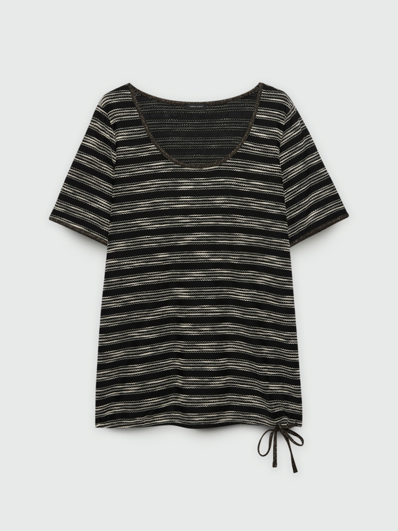 Gestreiftes Ethno-T-Shirt