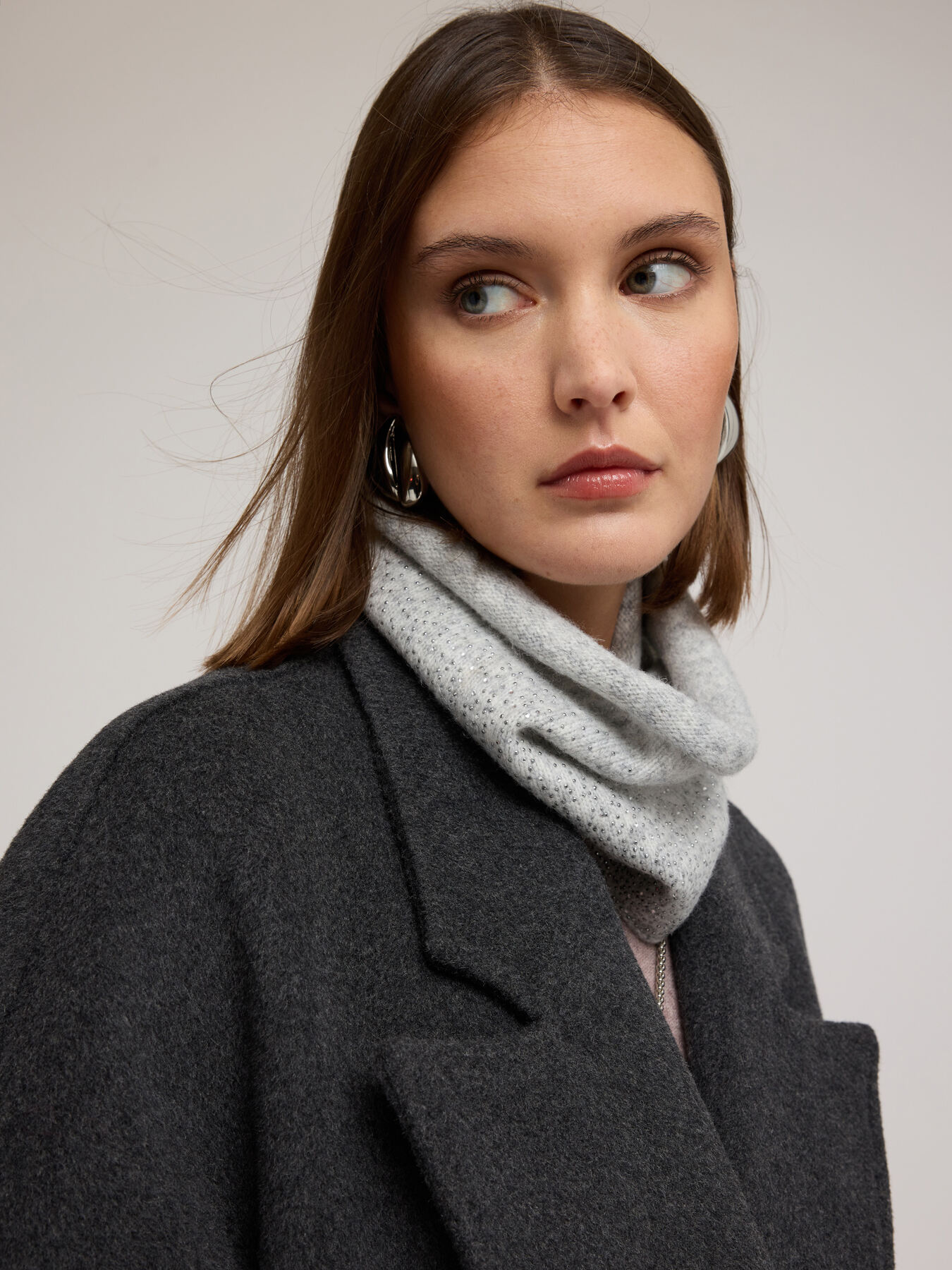 Strickschal mit Strass image number 0