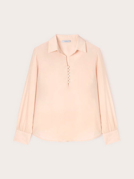 Blouse with satin collar