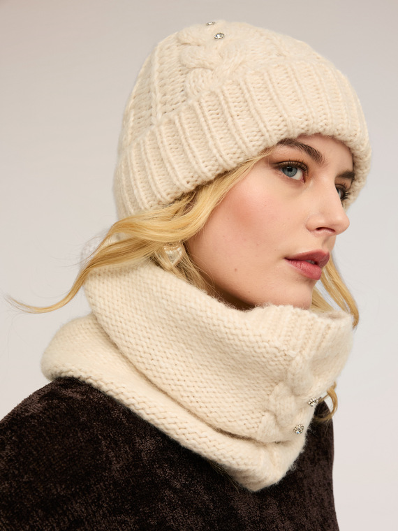 Set sciarpa e berretto con pietre crystal