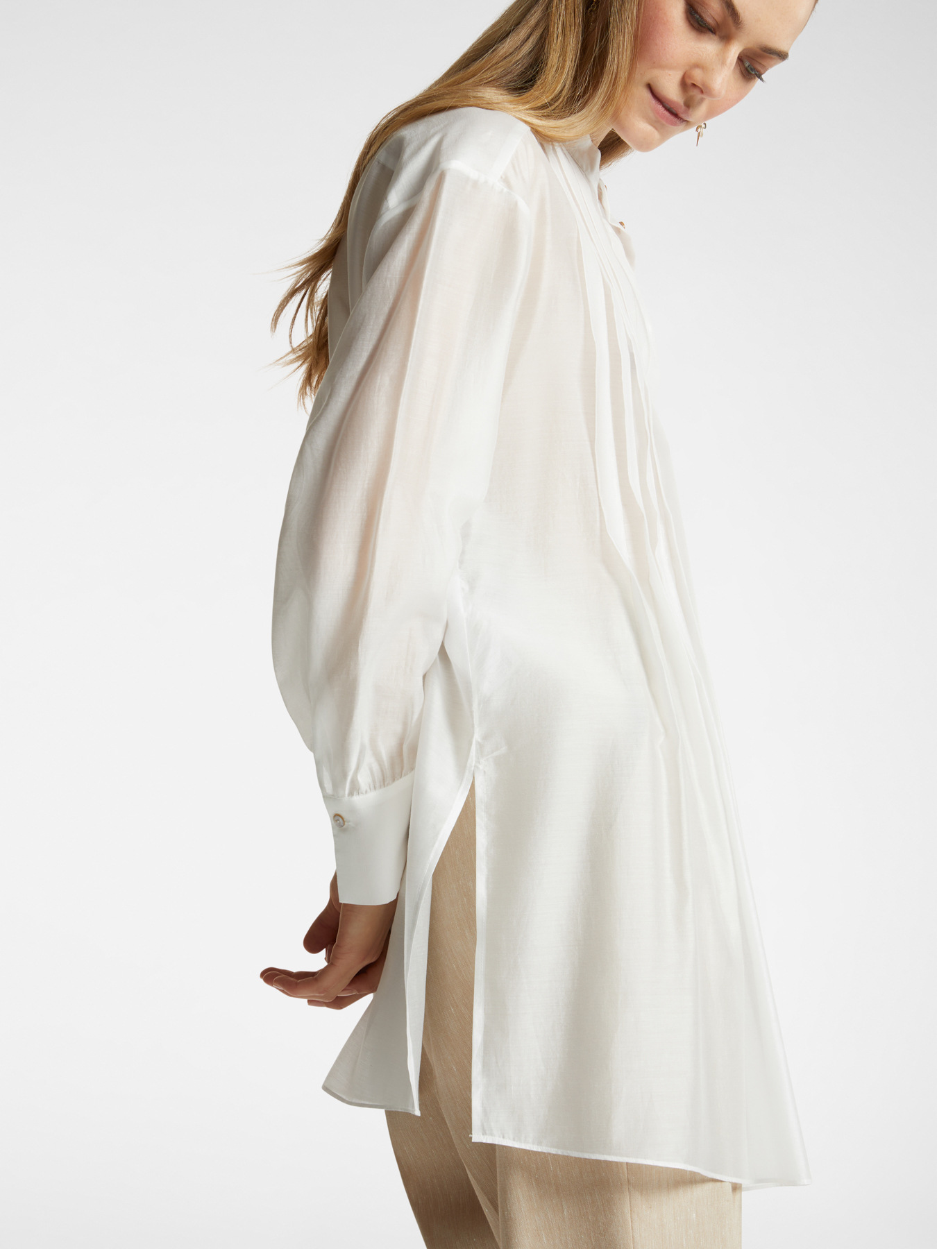 Long shirt with pleats image number 4
