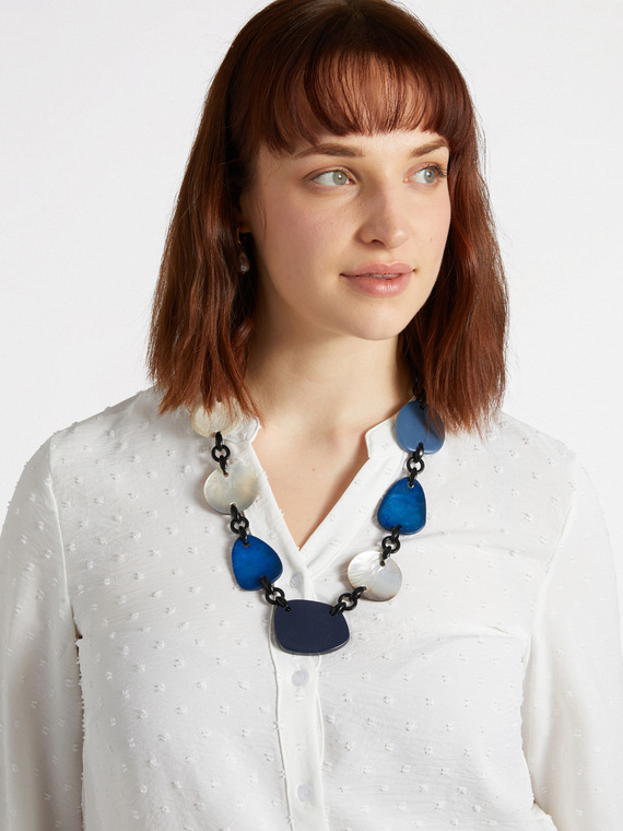 Collana con ciondoli in madreperla