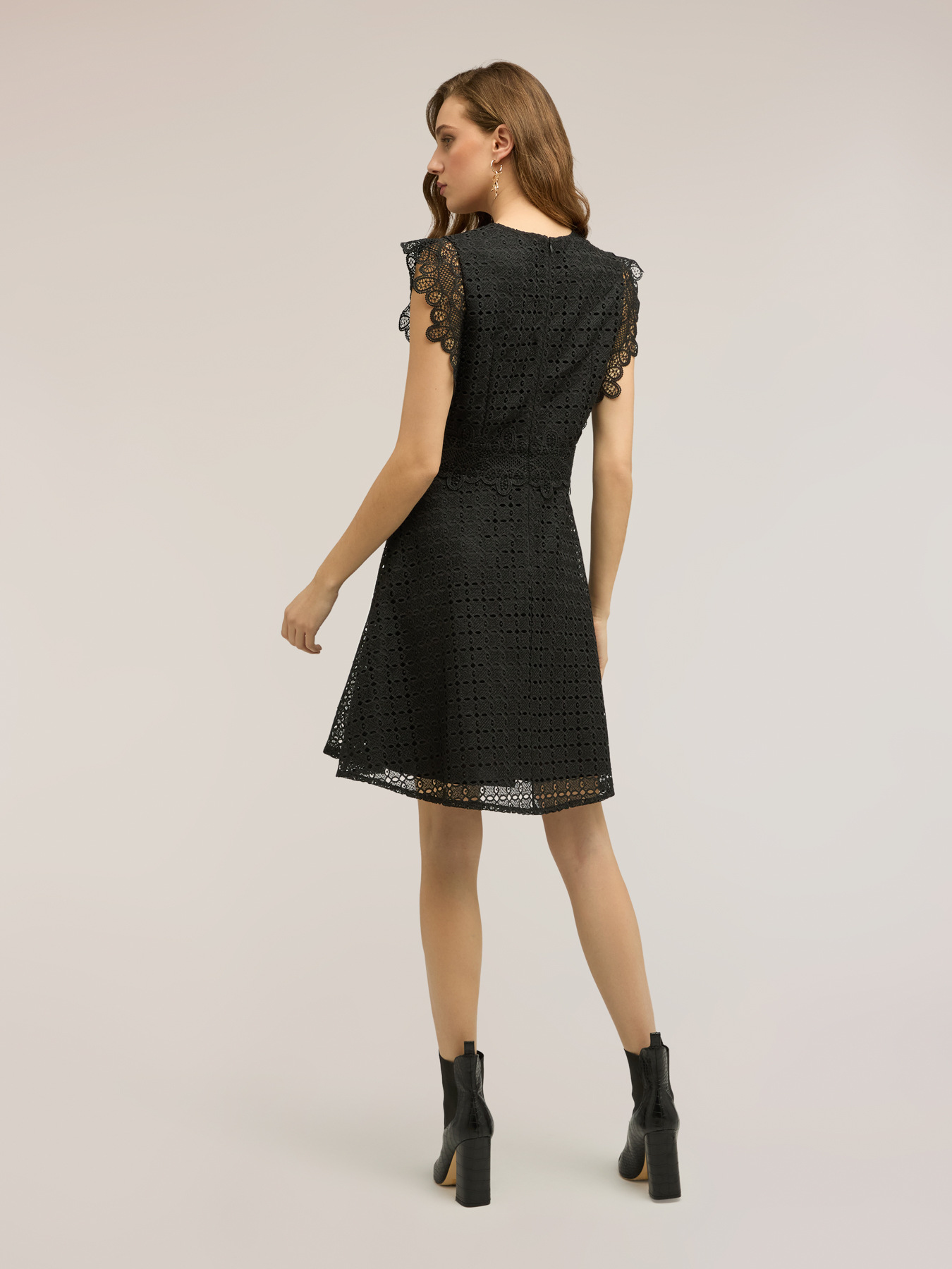 Flare dress in broderie anglaise with lace image number 1