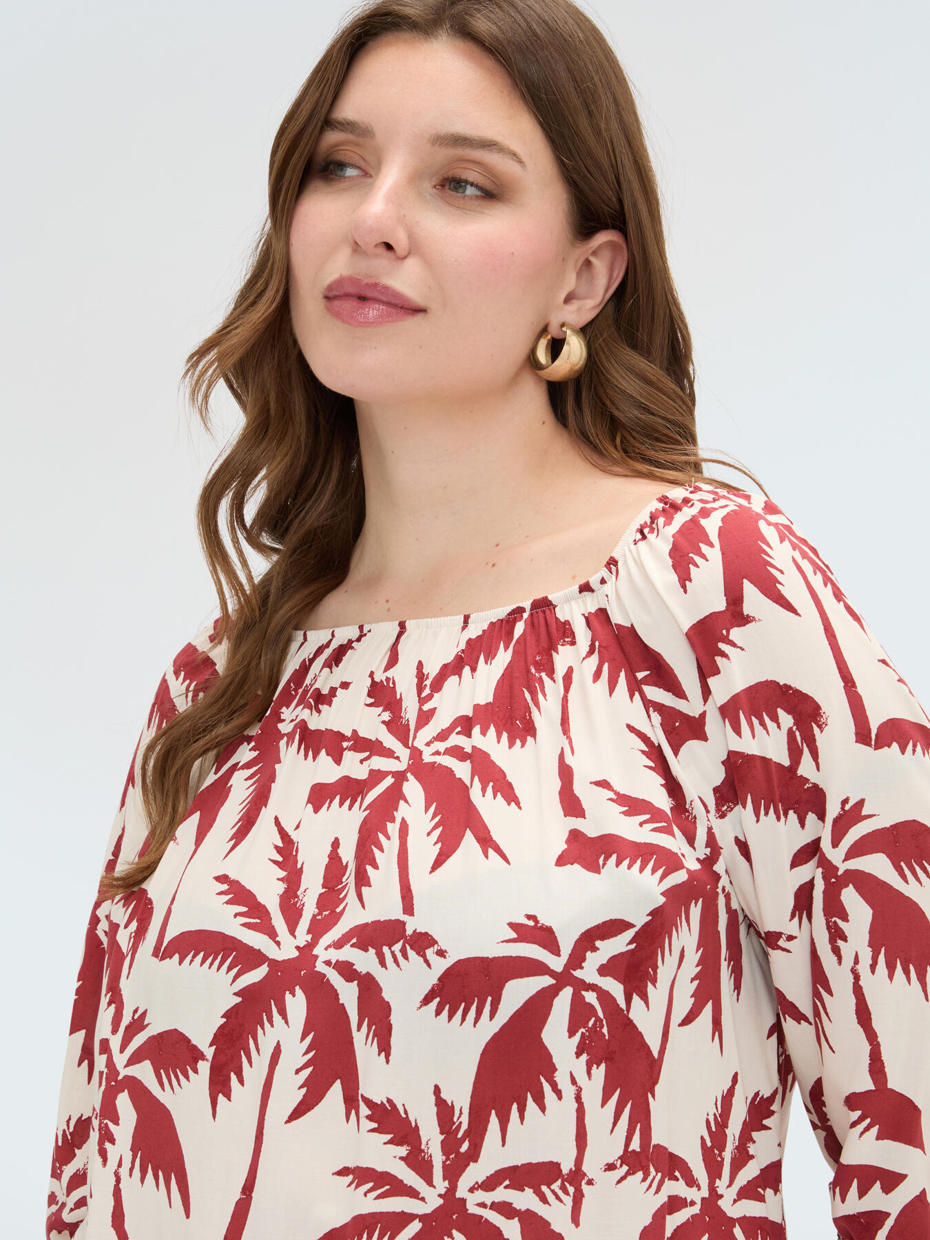 Off-shoulder blouse with print image number 3