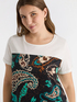 T-Shirt aus zwei Materialien mit Aufdruck image number 3