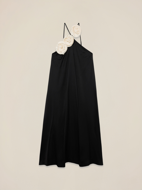 Long satin dress with applied roses