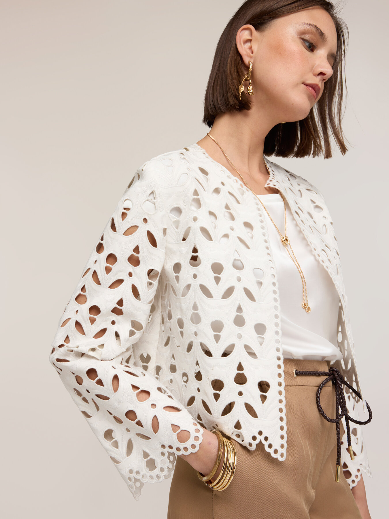 Veste enduite effet broderie anglaise image number 3