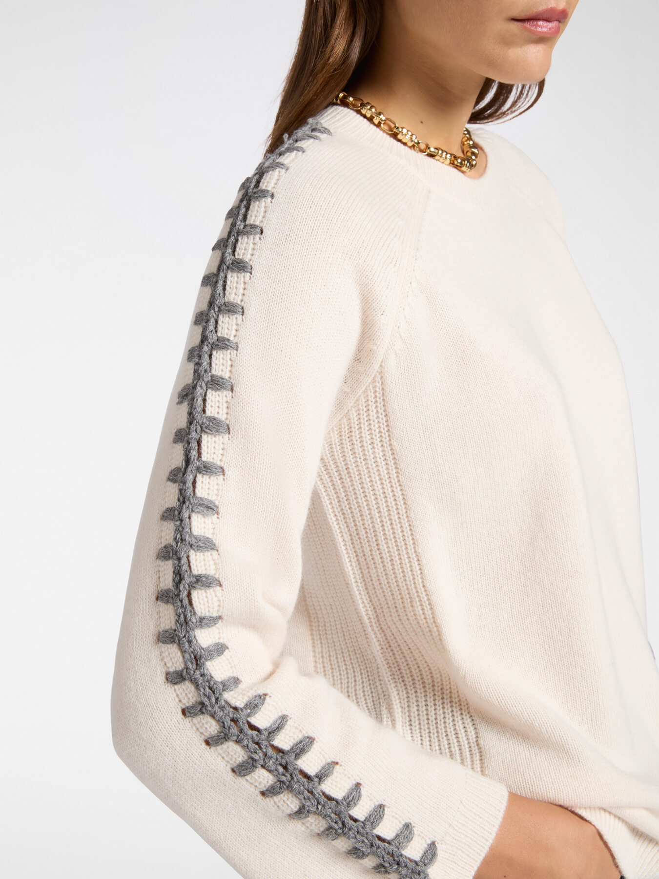 Pure wool sweater with embroidery image number 3