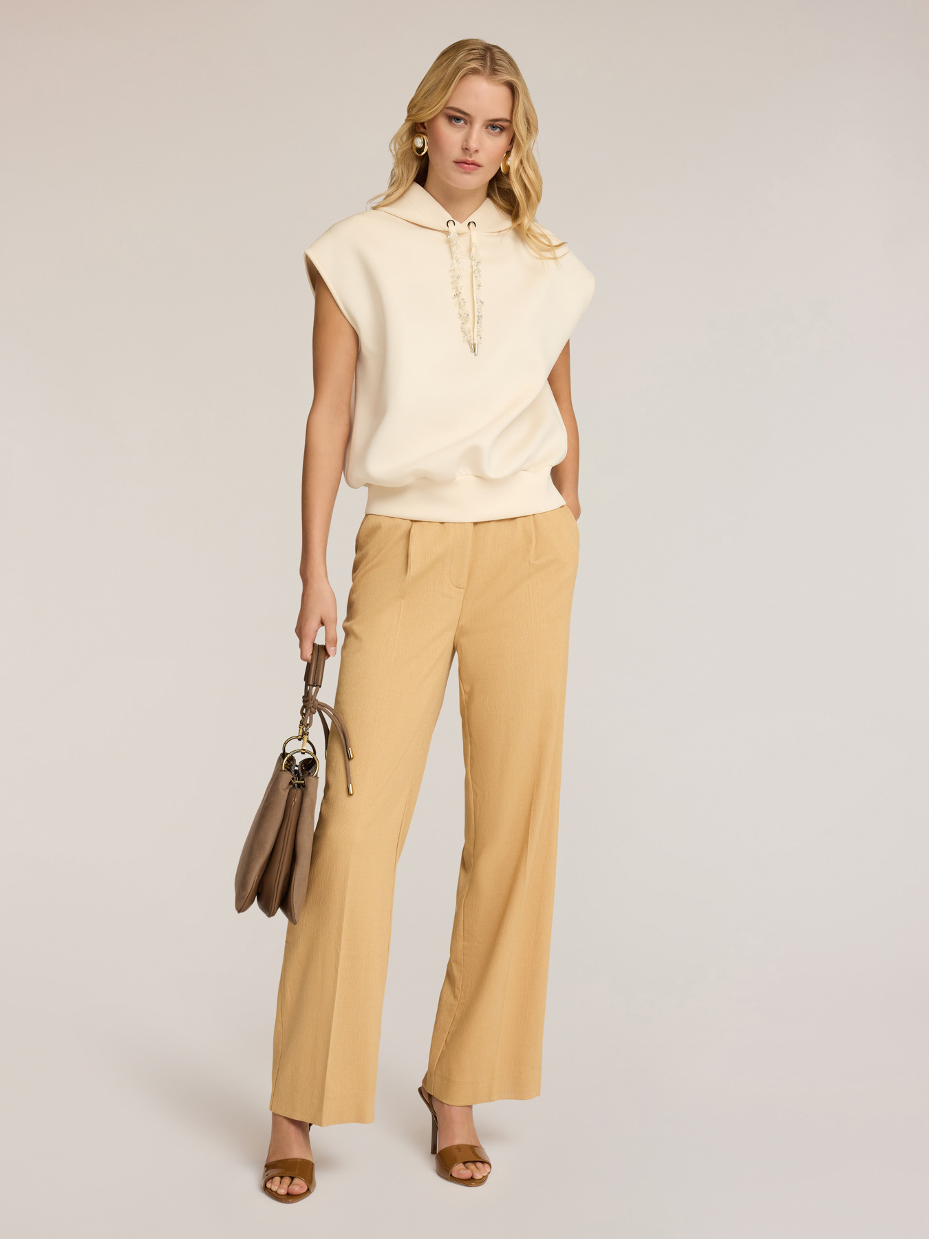 Sleeveless hoodie with jewel drawstring image number 3