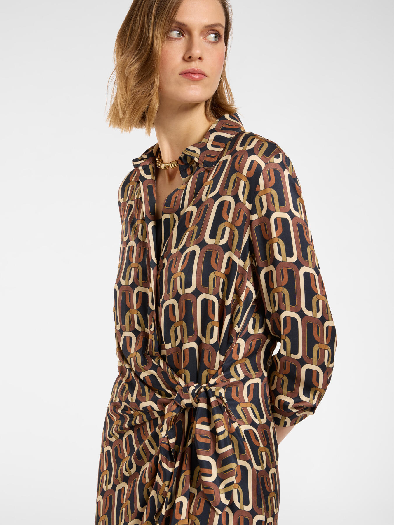 Vestido cruzado estampado image number 3