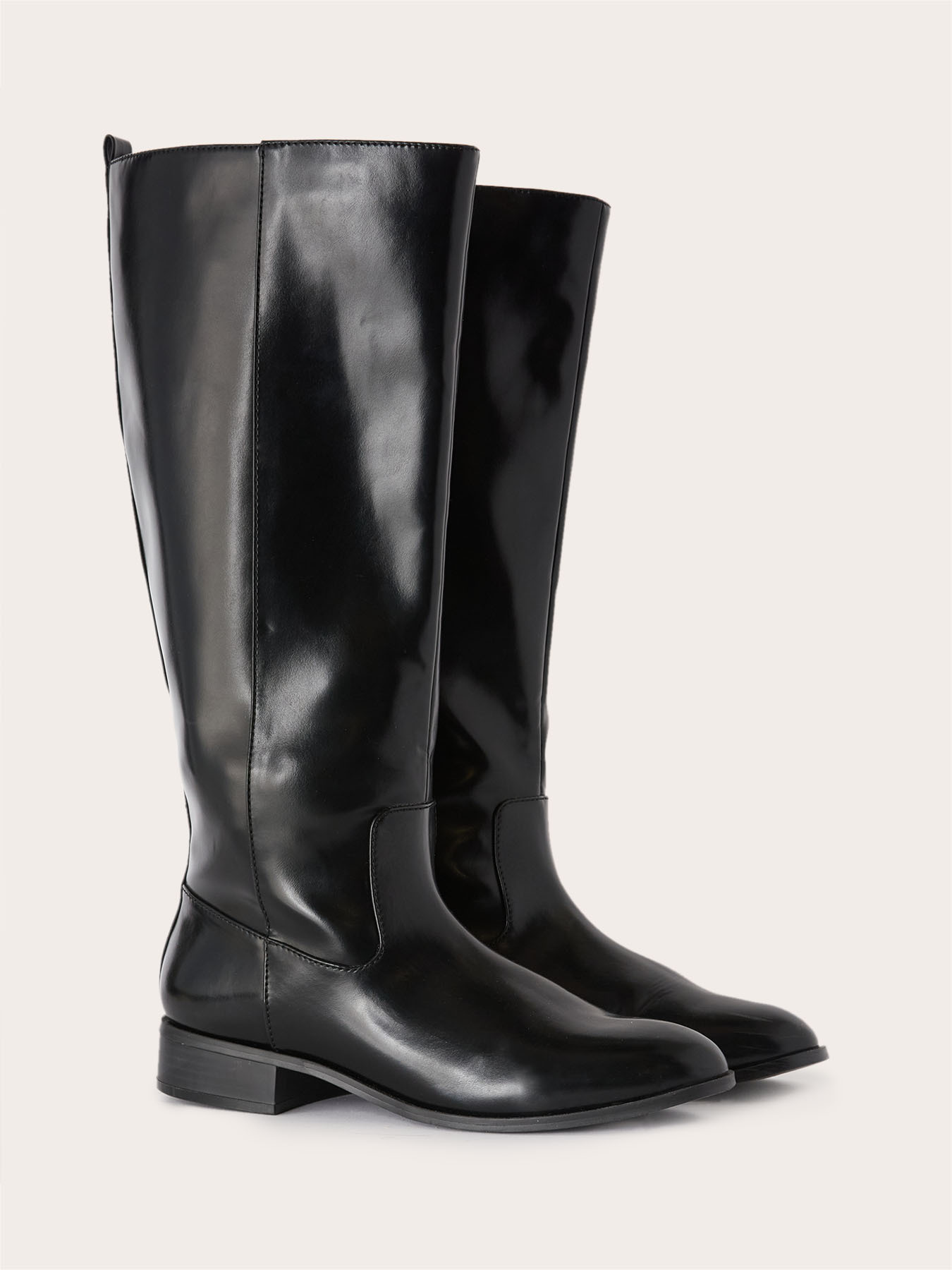 Botas bajas con tachuelas image number 1