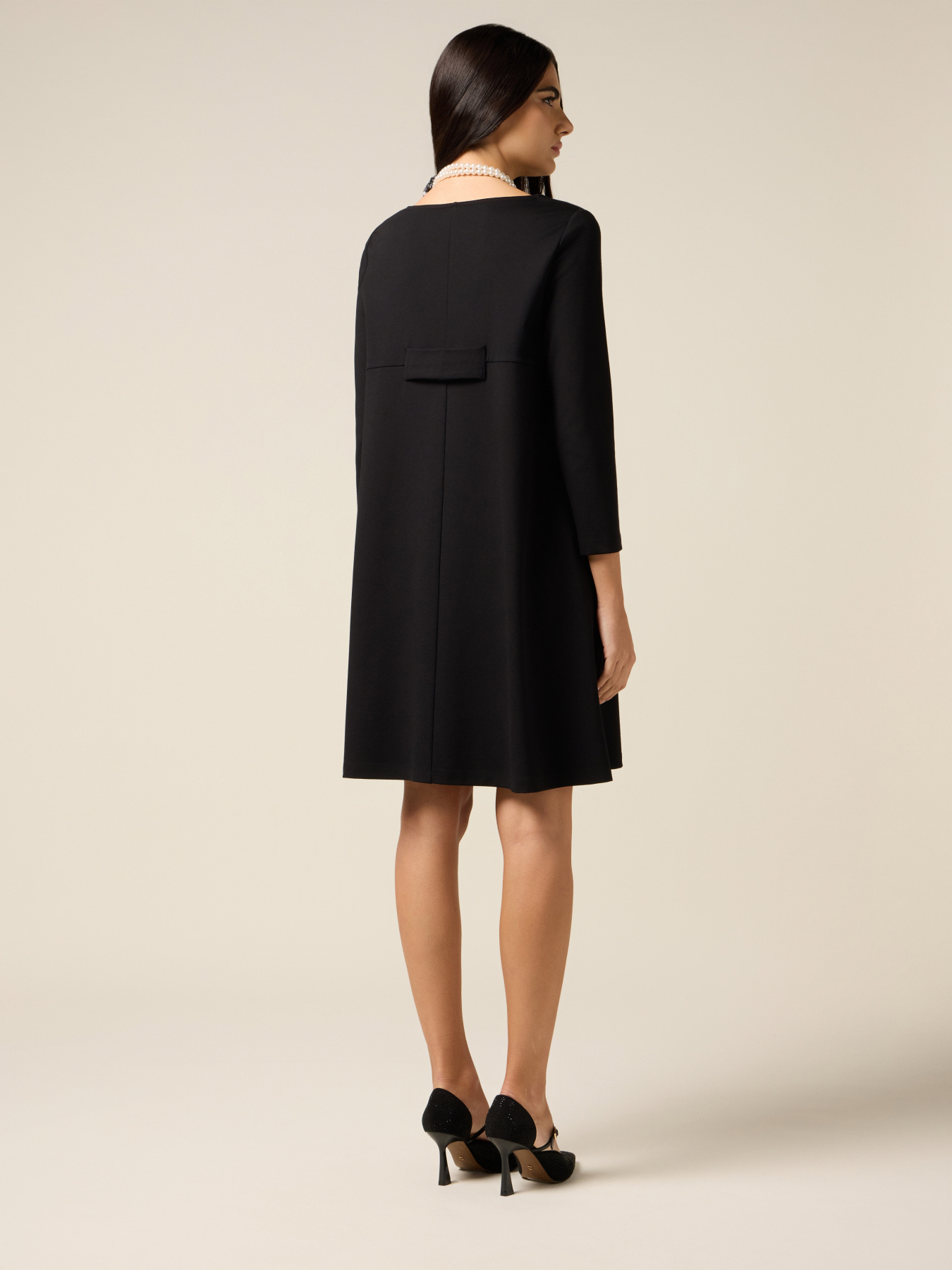 Vestido acampanado con detalle de pañuelo image number 1