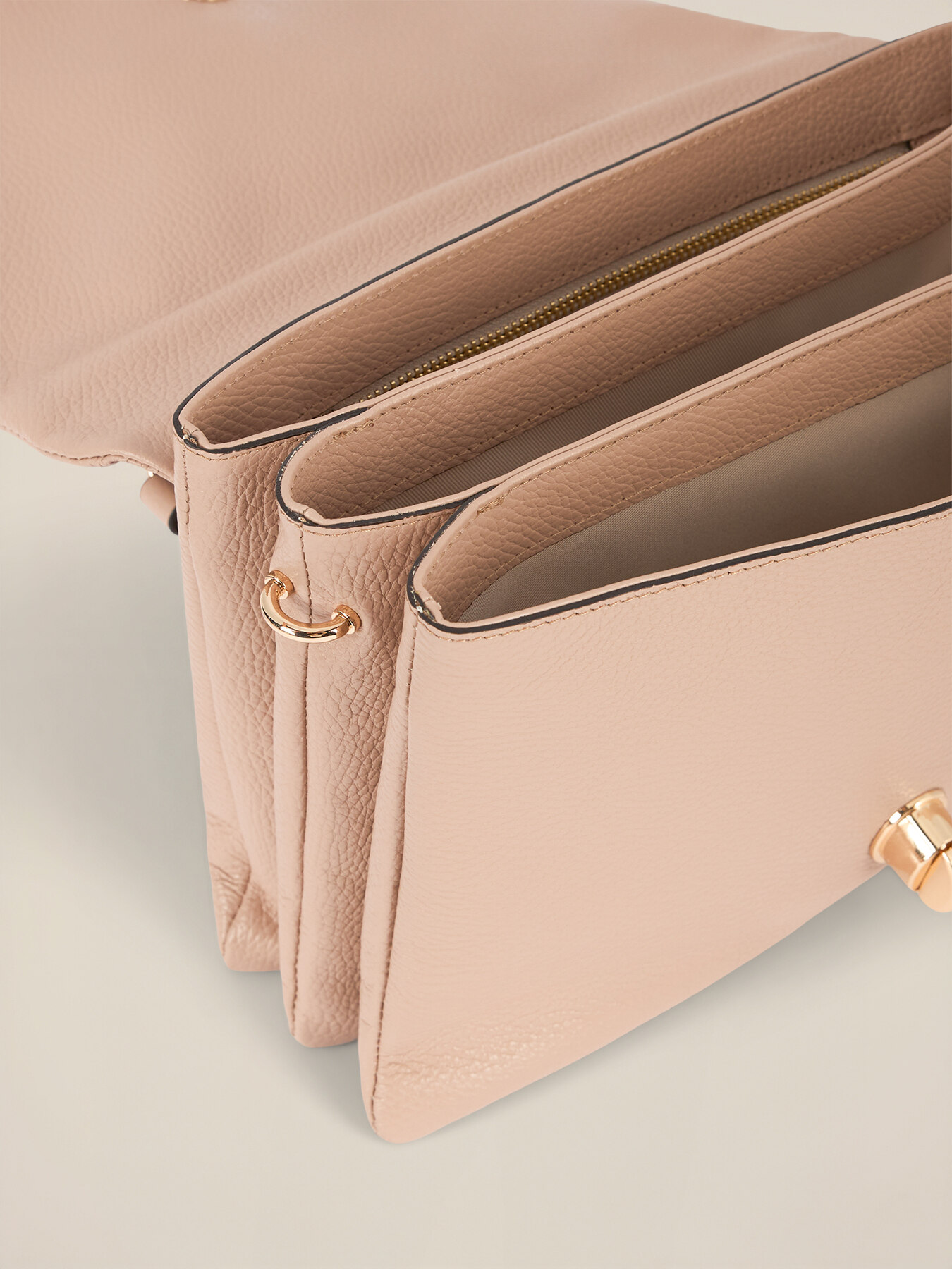 Borsa a tracolla in vera pelle image number 4