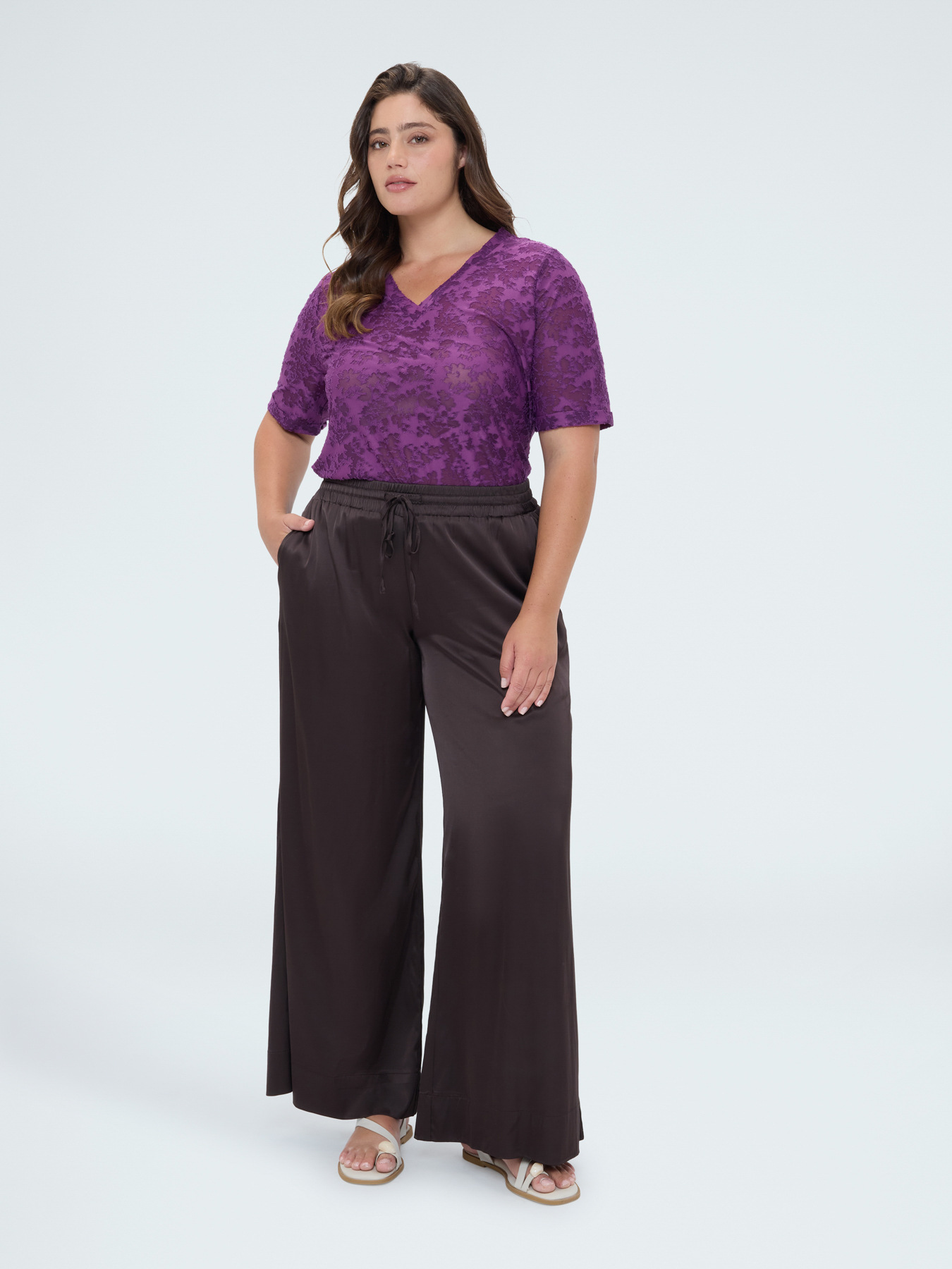 Wide-Leg-Hose aus Viskose-Satin image number 2