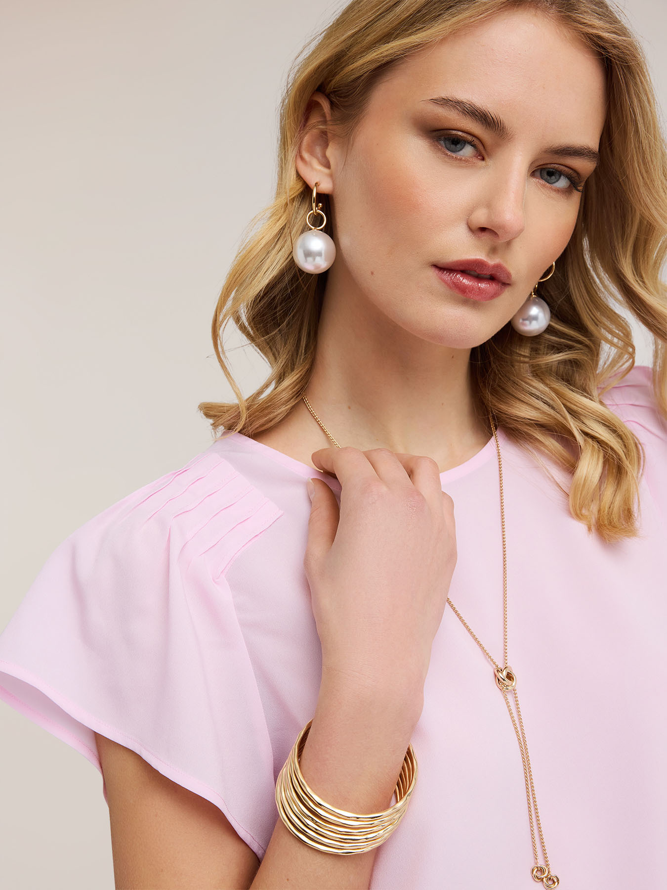 Cr&ecirc;pe de chine blouse with pleats image number 2