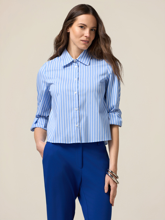 Camicia cropped a righe