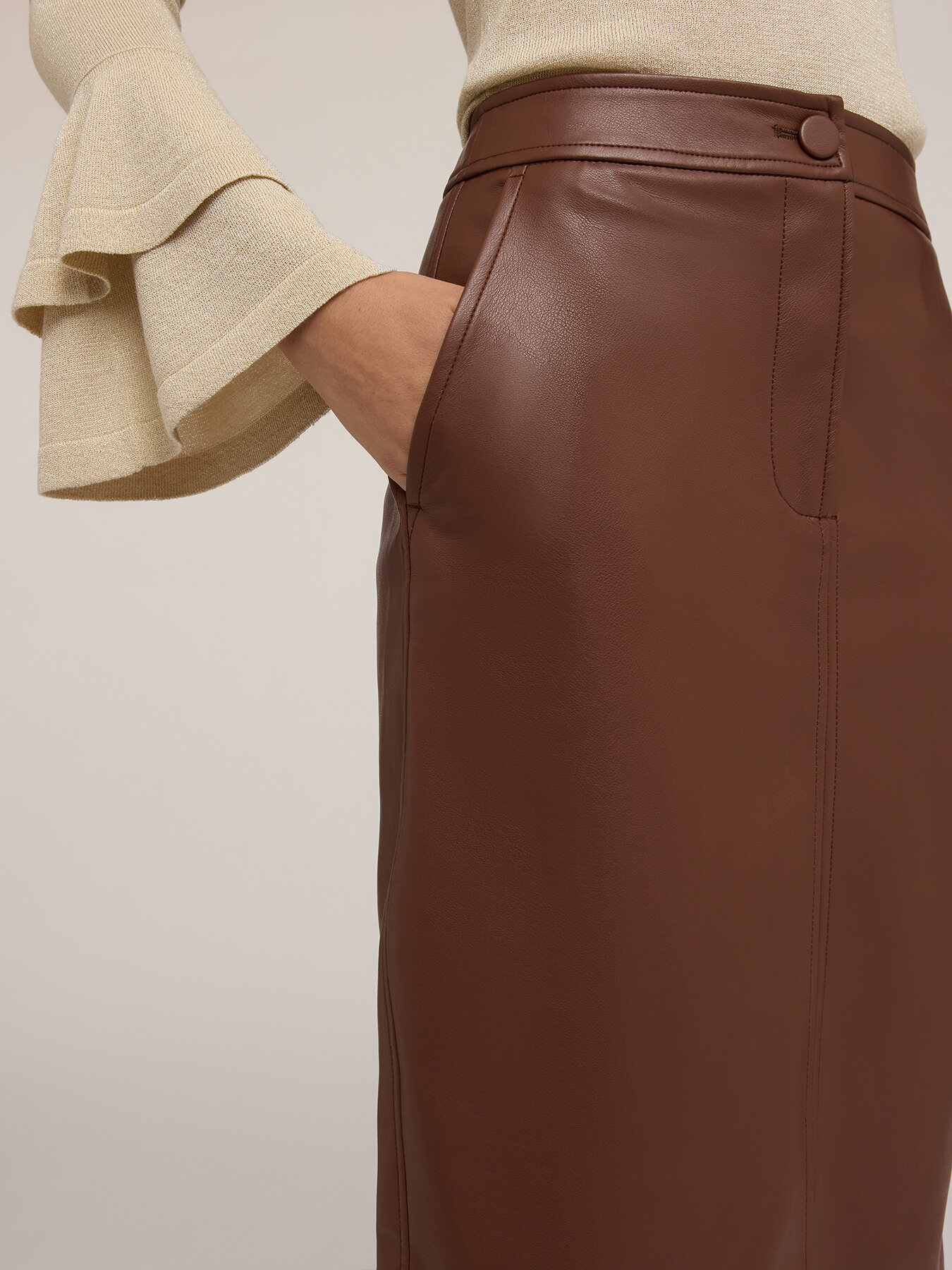 Pencil skirt in coated fabric image number 3