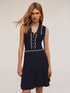 Robe courte en maille avec bordures de couleur contrastante image number 0