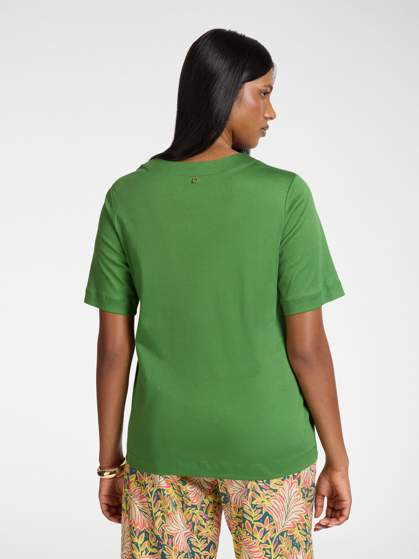 T-Shirt aus Baumwolle mit V-Ausschnitt image number 1