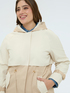 Trench bicolore con cappuccio image number 3