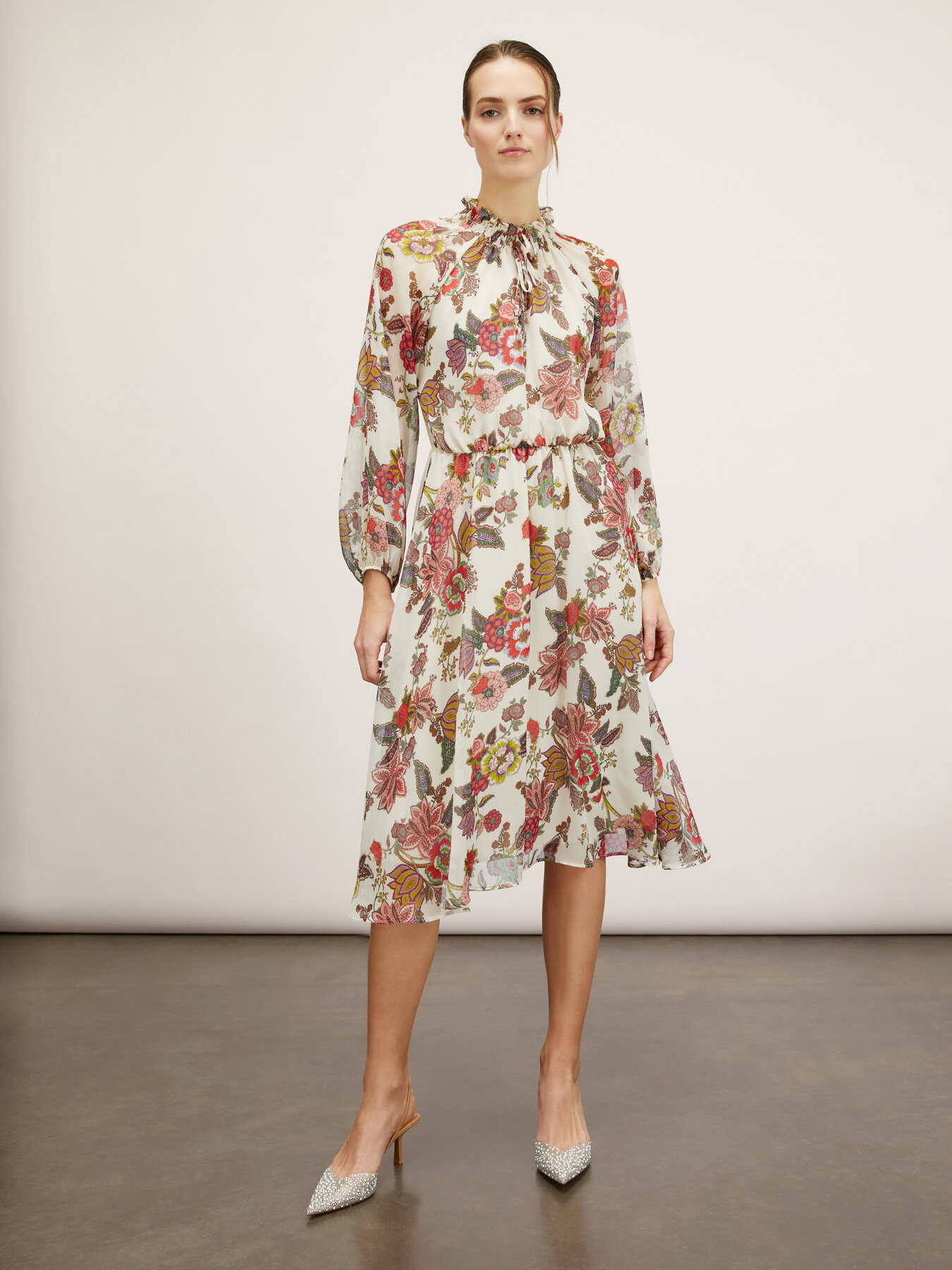 Indian flower patterned long-sleeved dress image number 0