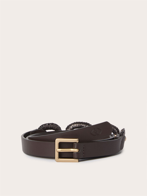 Belt with chain and golden metal buckle