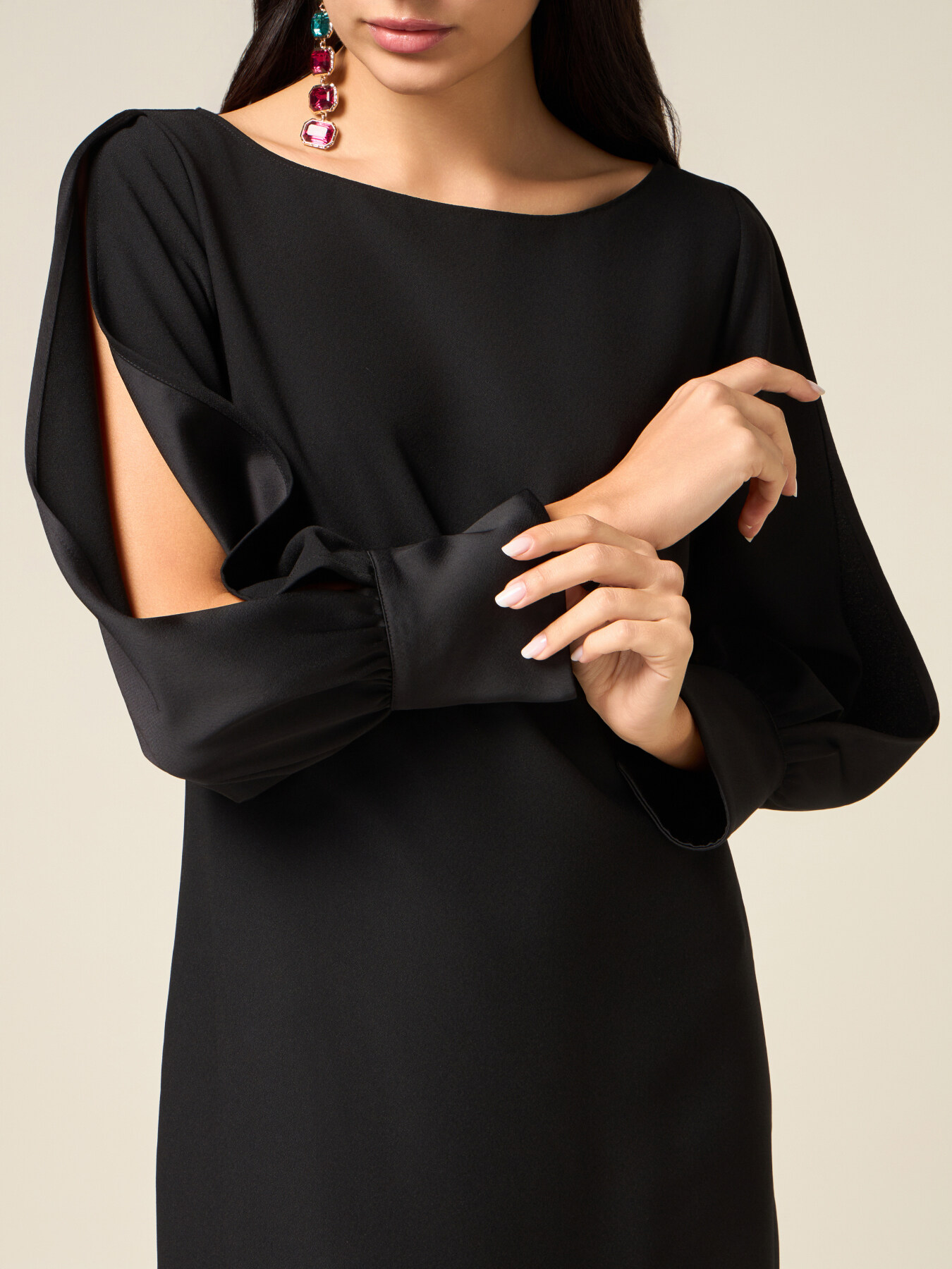 Rochie cu despicături pe mâneci image number 2