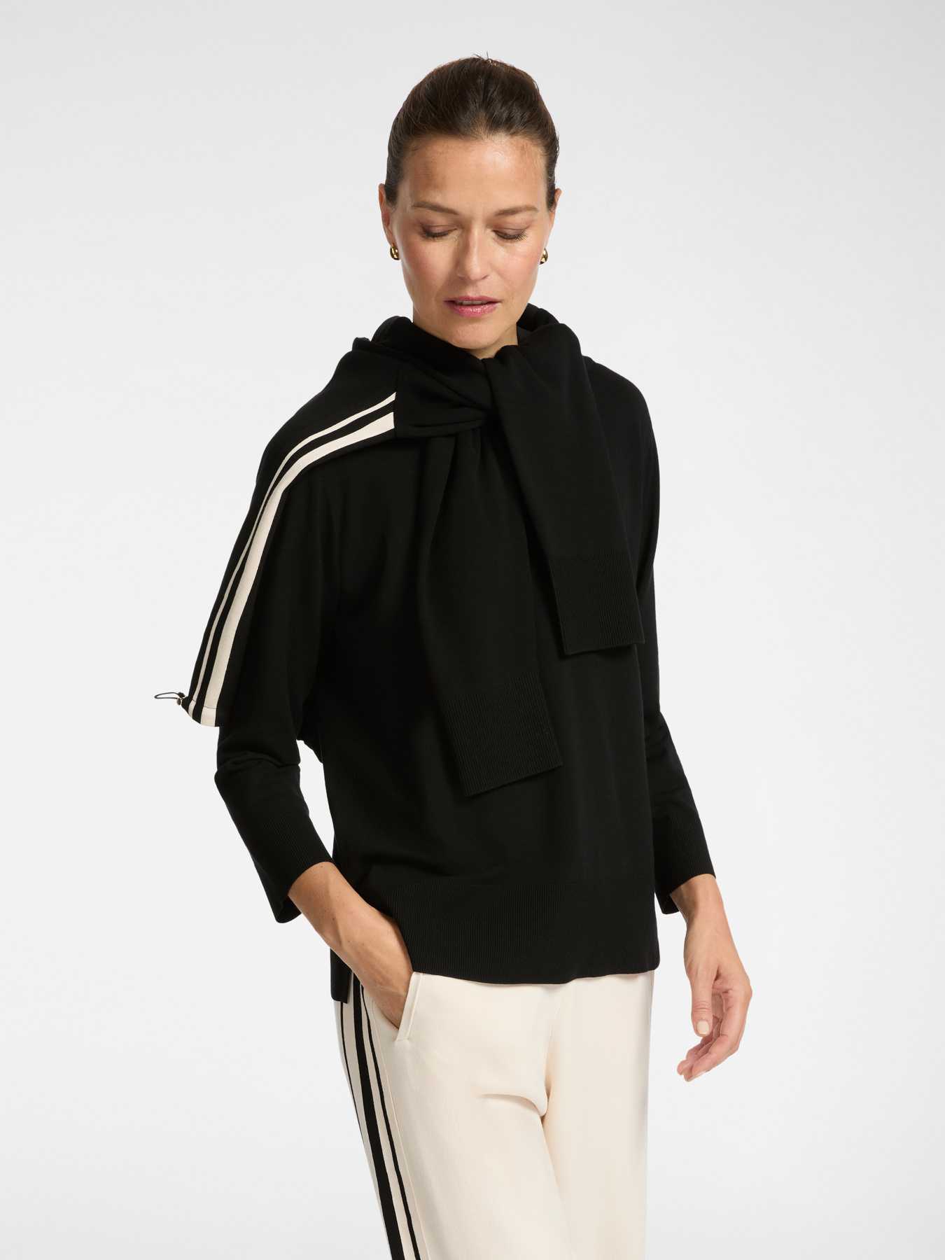 Sporty crew neck sweater image number 0