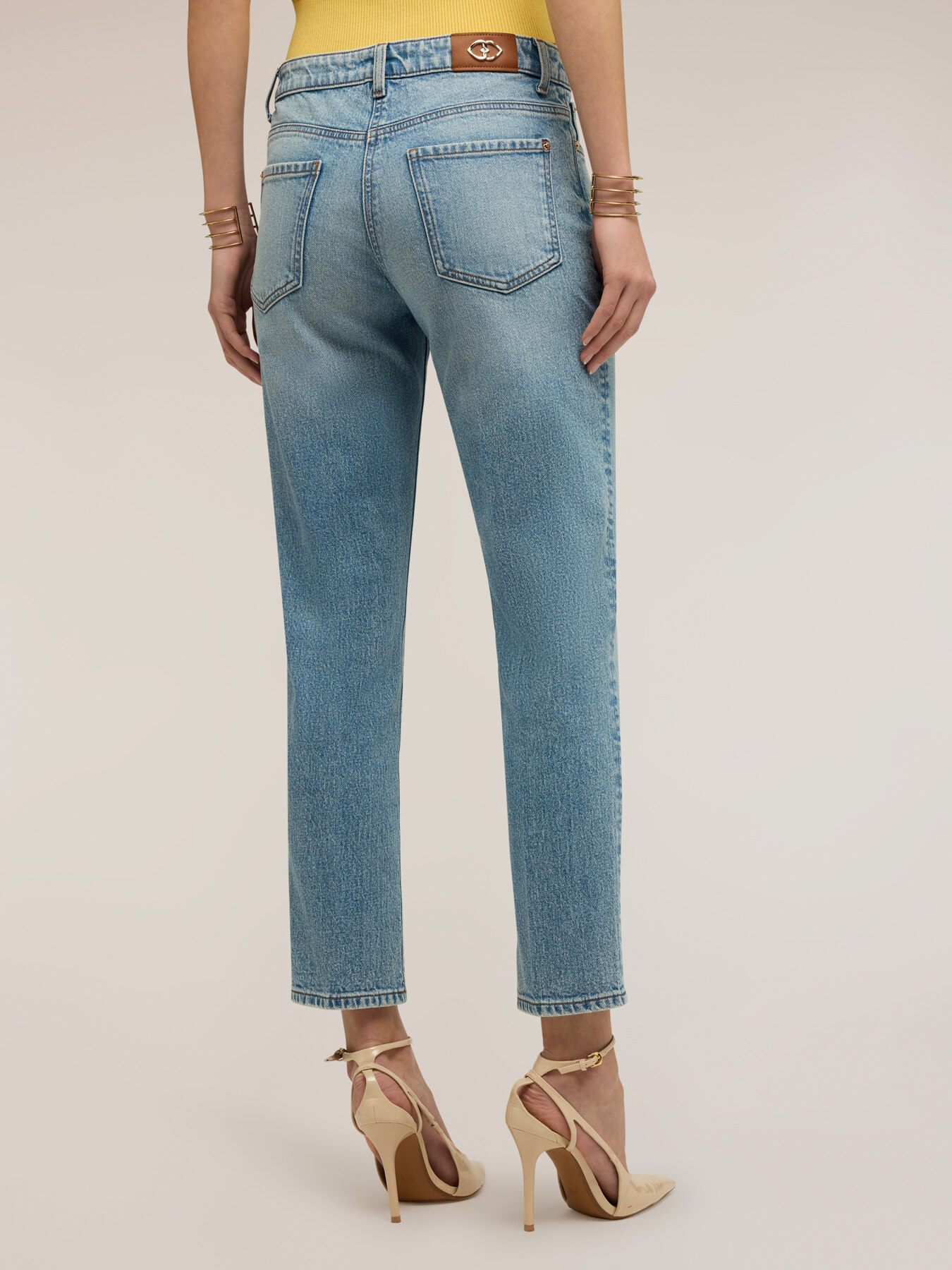 Regular fit jeans with pressed crease image number 1