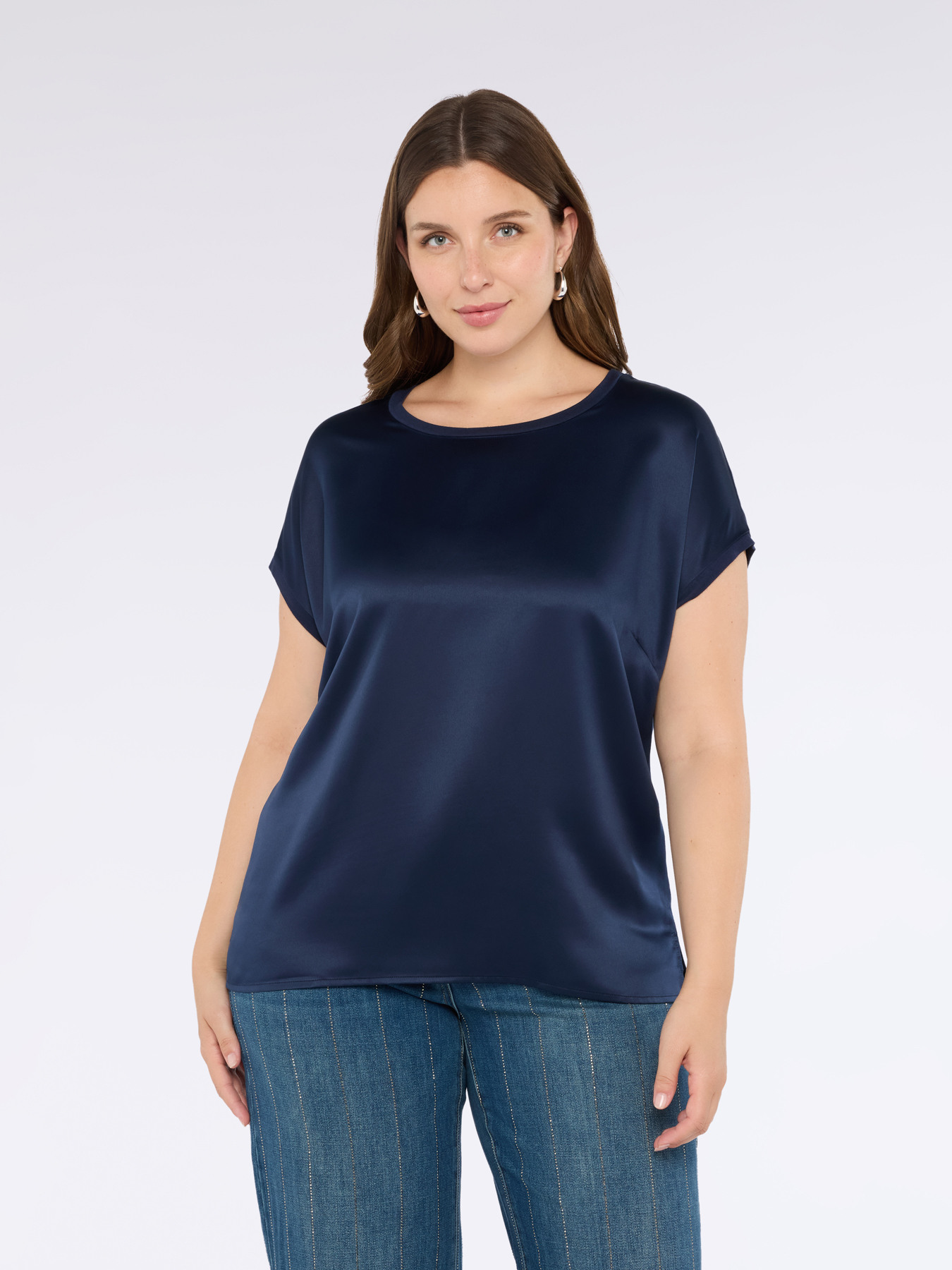 Zweistoffiges T-Shirt mit Rundhalsausschnitt image number 2