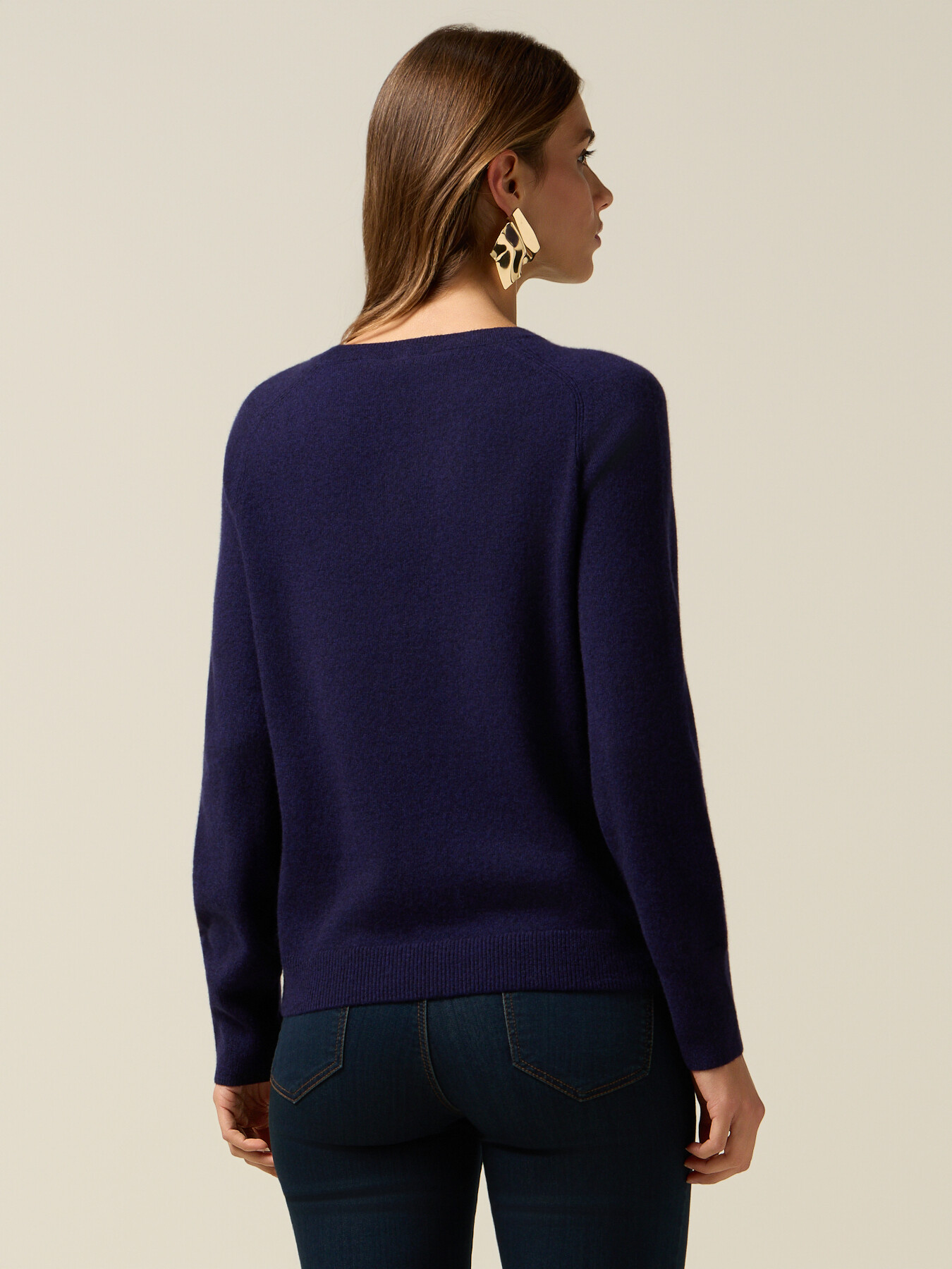 Maglia girocollo in puro cashmere image number 1
