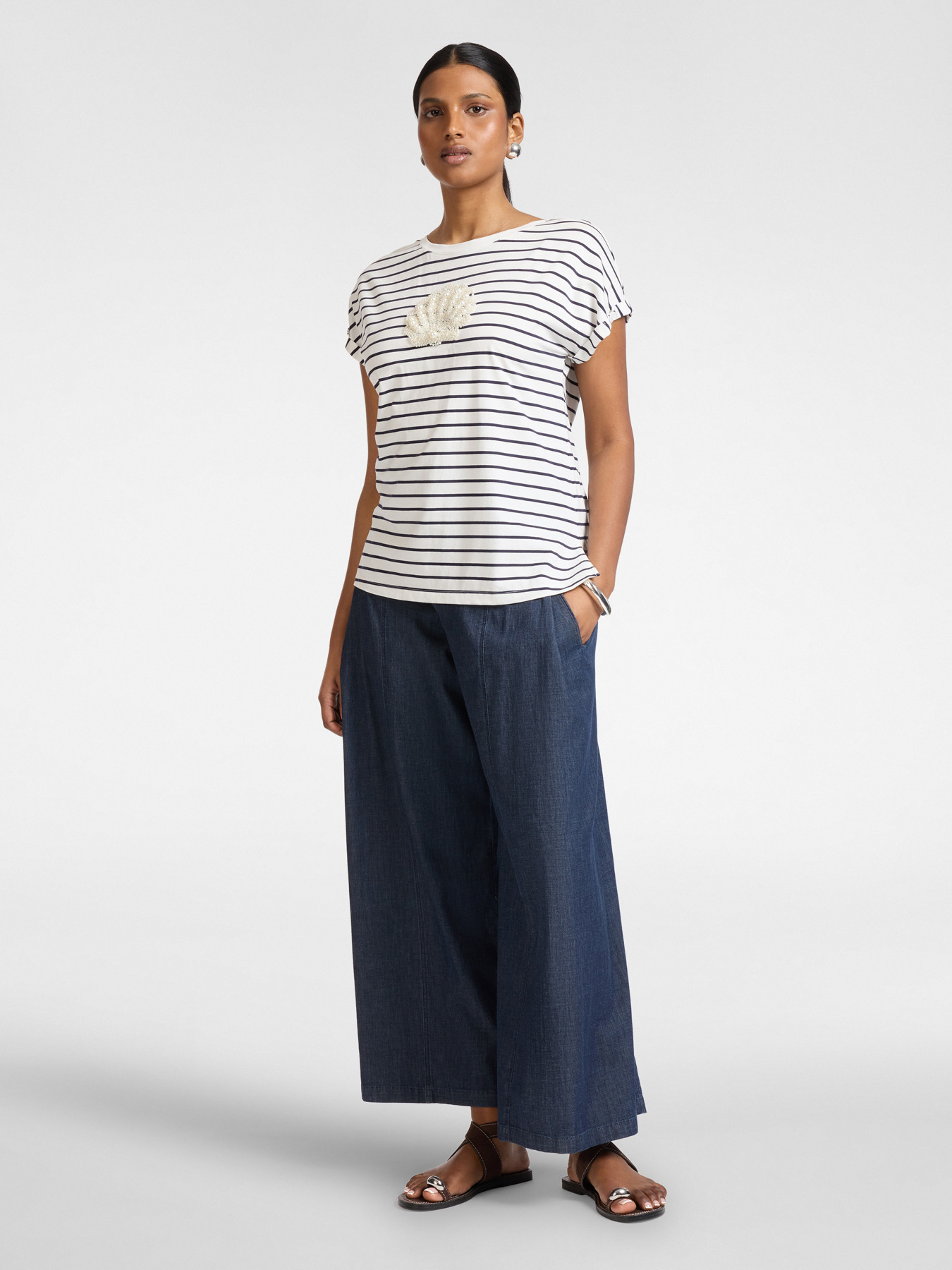 T-shirt in cotone a righe con ricamo image number 2