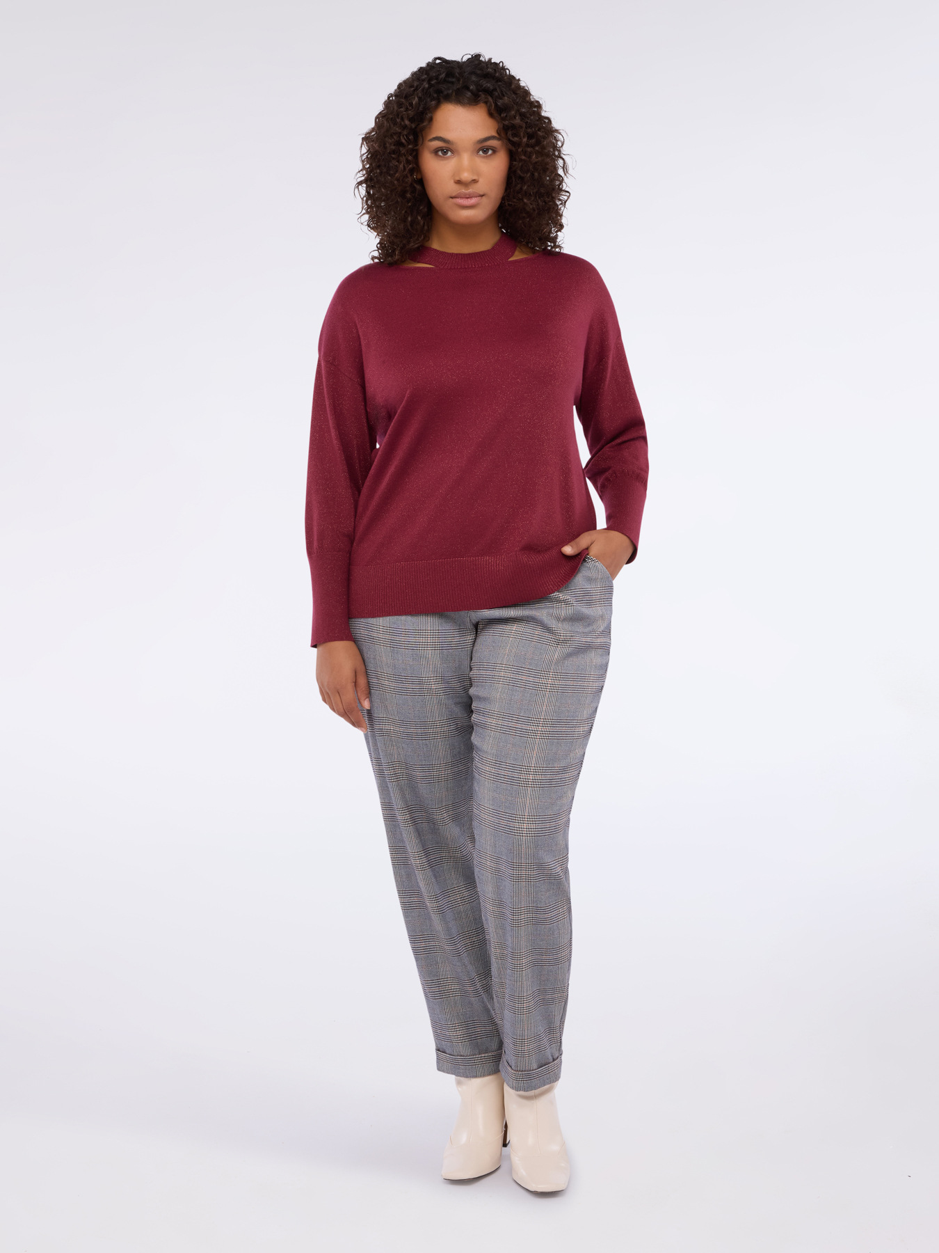 Maille lurex avec détails cut out image number 0