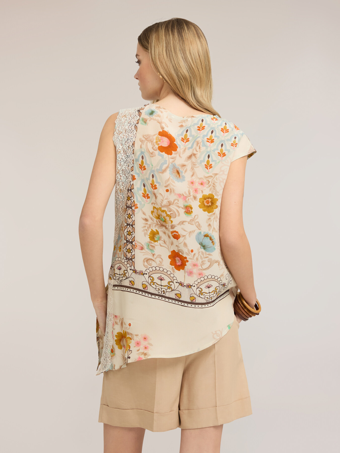 Asymmetrisches Satin-Top mit Print image number 1