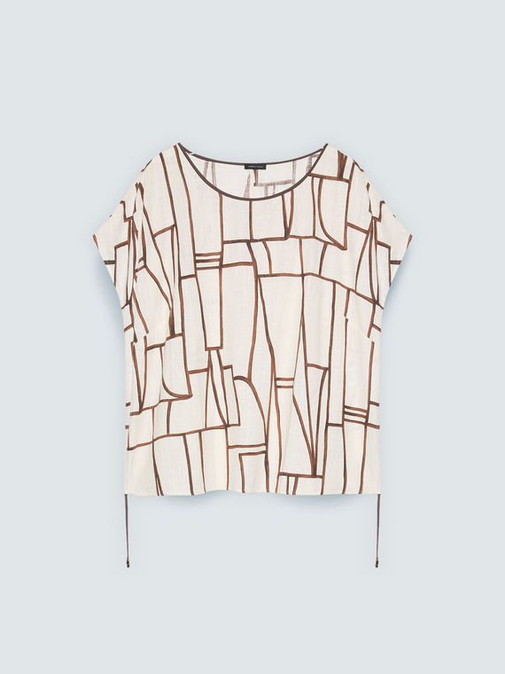 T-shirt with geometric print