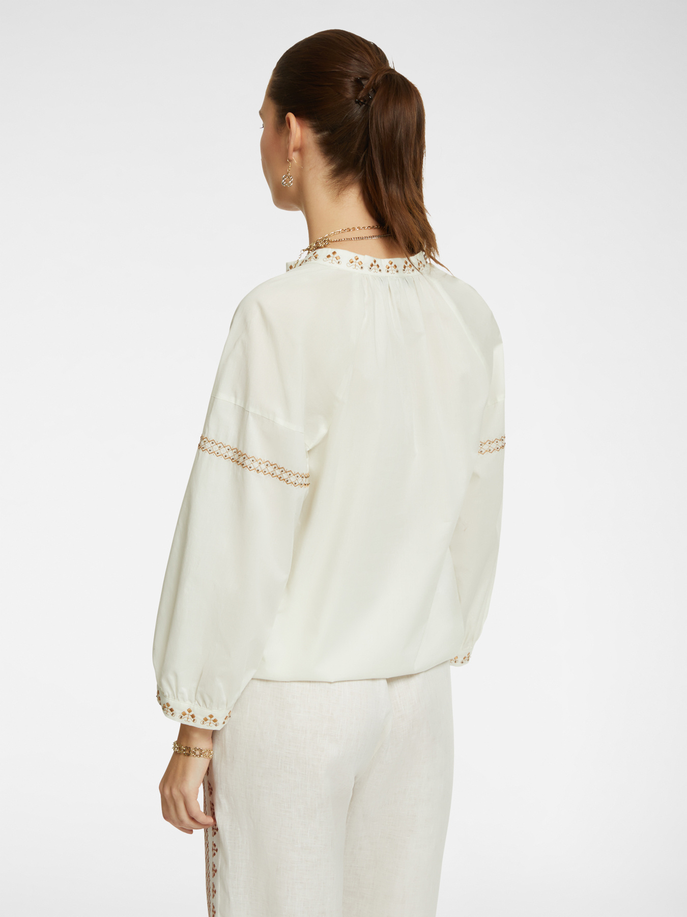 Blouse with ethnic embroidery image number 1