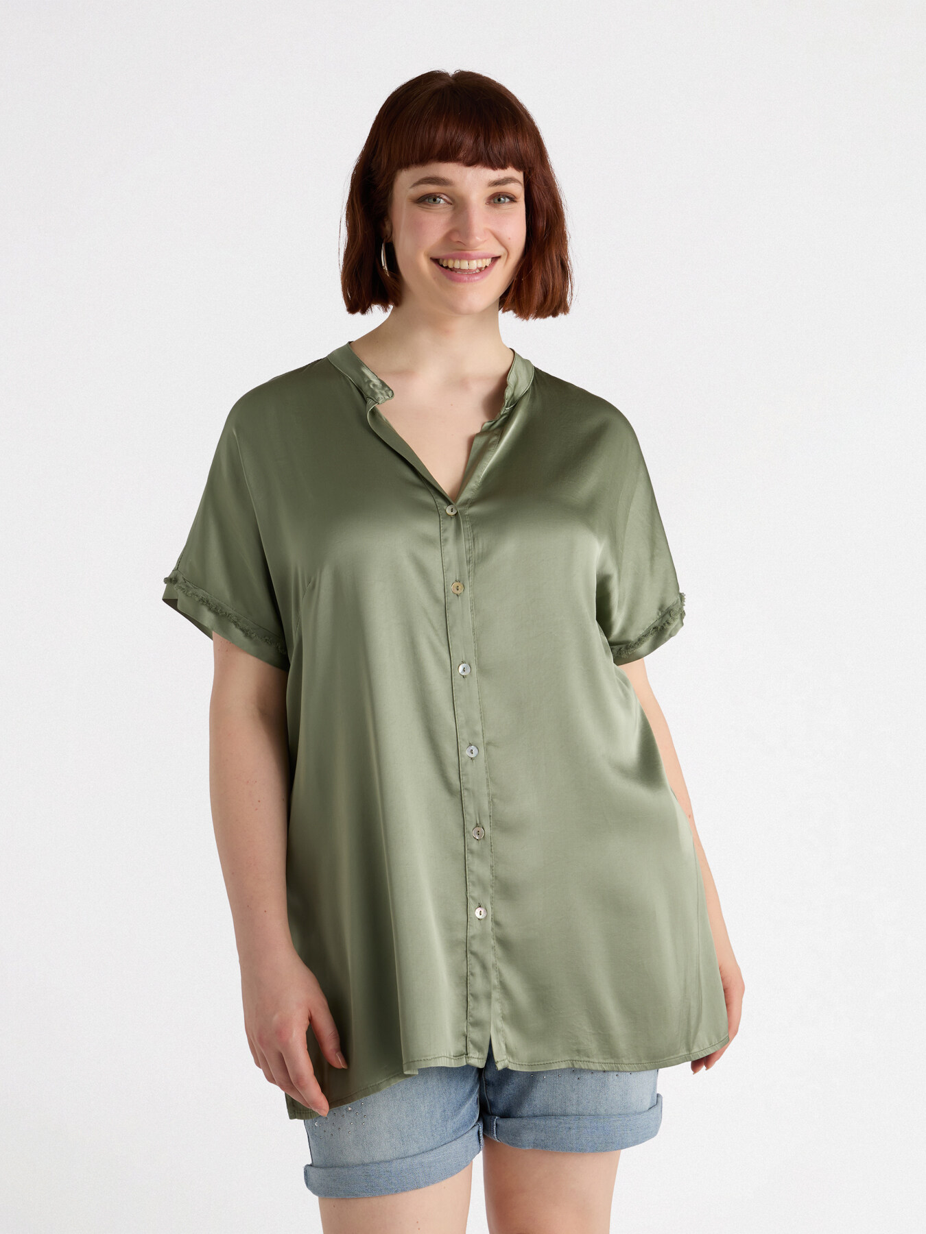Short-sleeved satin shirt image number 0