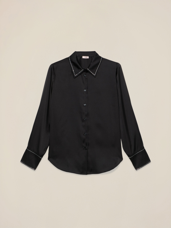 Chemise en satin avec détail de chaînettes