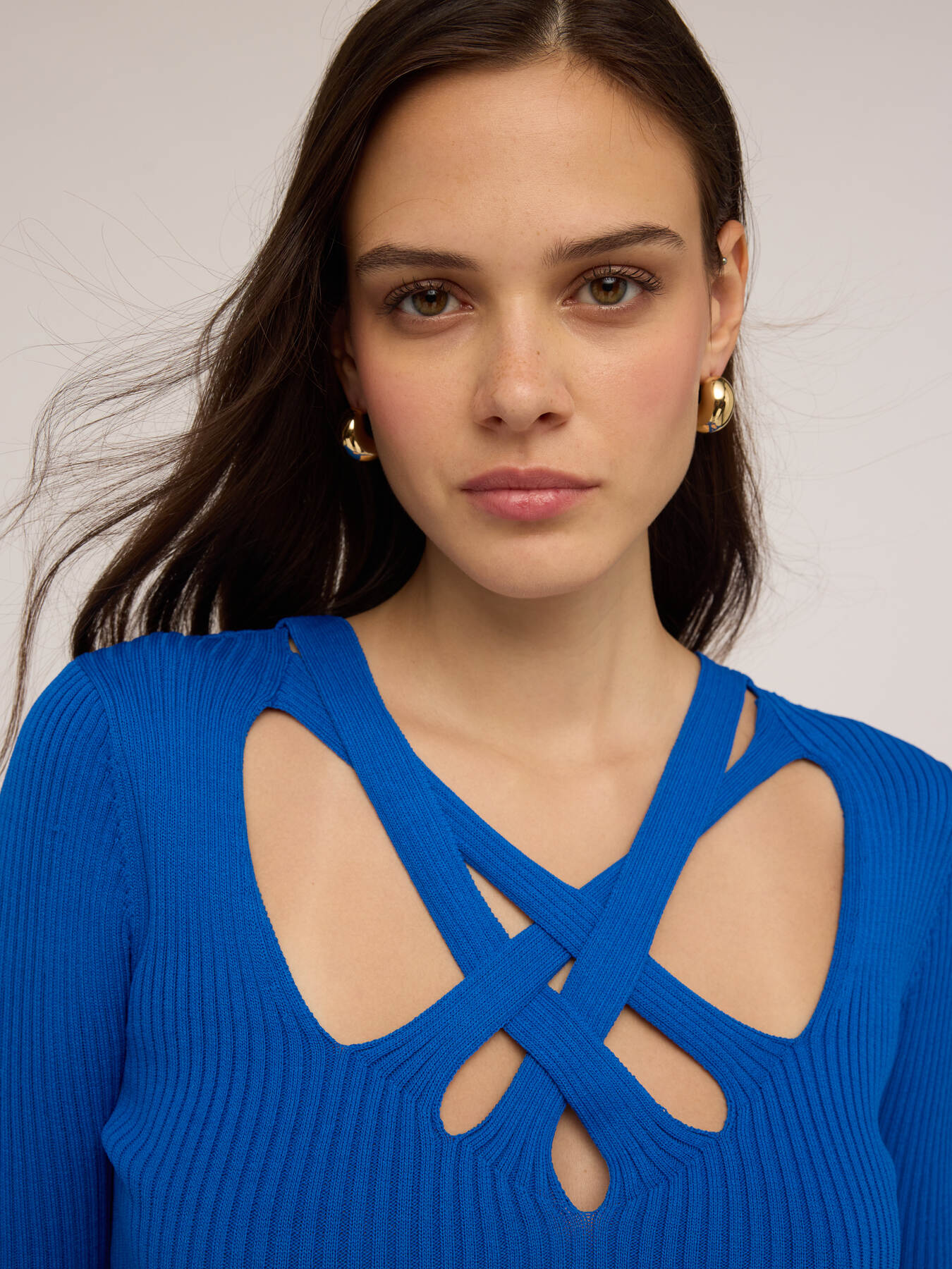 Ribbed sweater with knitted neckline image number 2