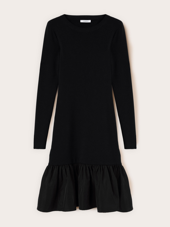 Fine knit flare dress with ruffle