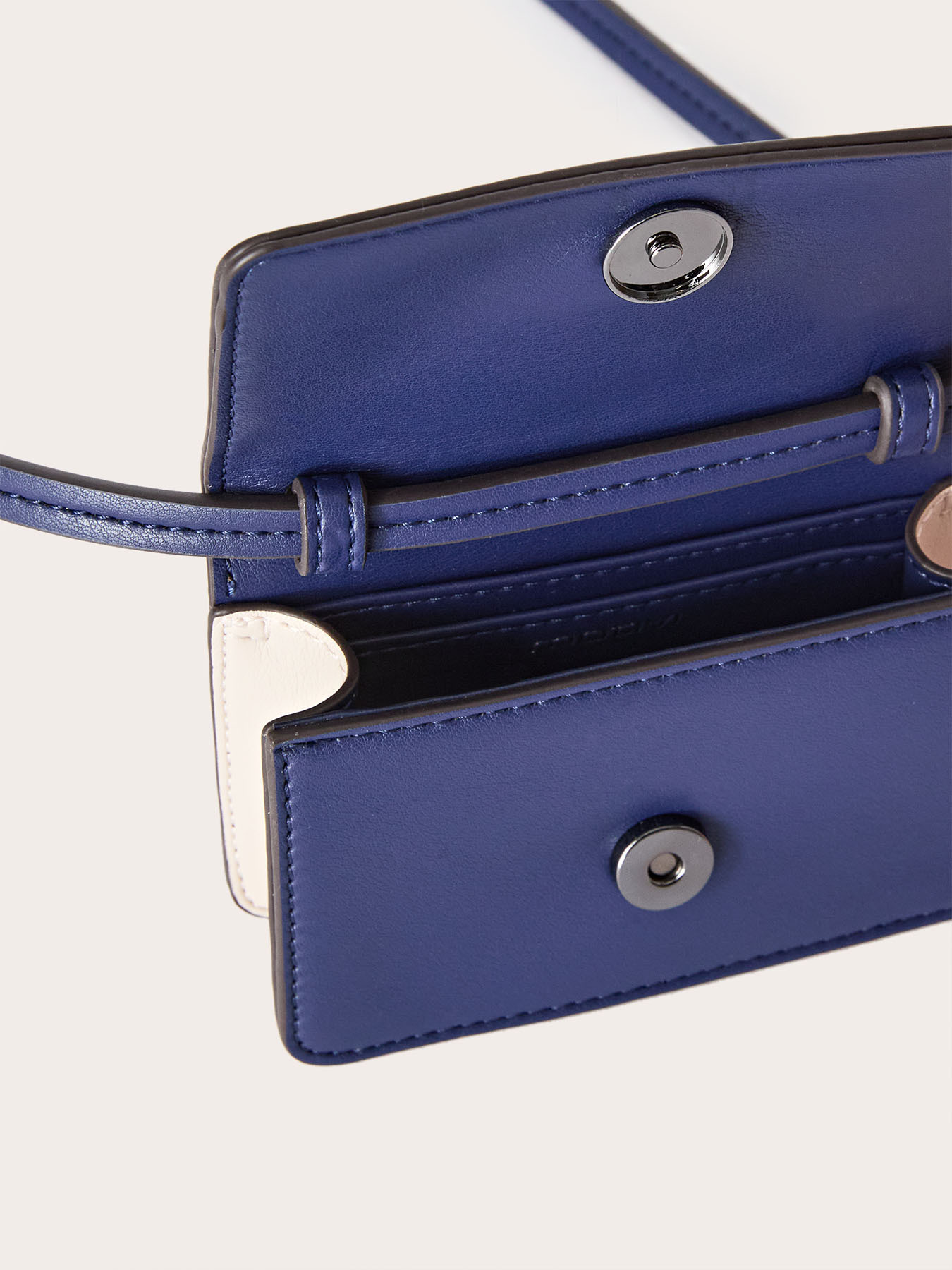 Coated fabric document holder image number 3