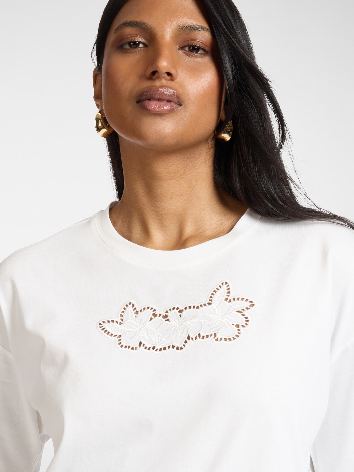 T-Shirt aus Baumwolle mit Stickerei image number 3