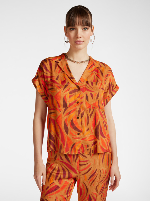 Shirt with foliage print