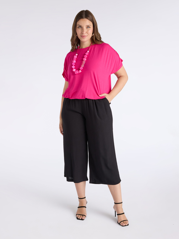 Wide cropped trousers